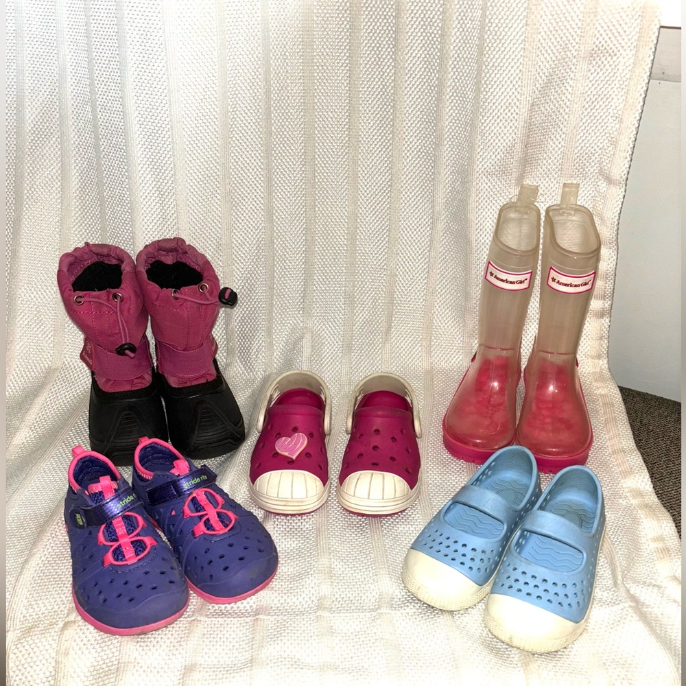 Toddler shoe lot. Gently used! Sizes 8, 8/9, 9. Snow & rain boots, summer shoes
